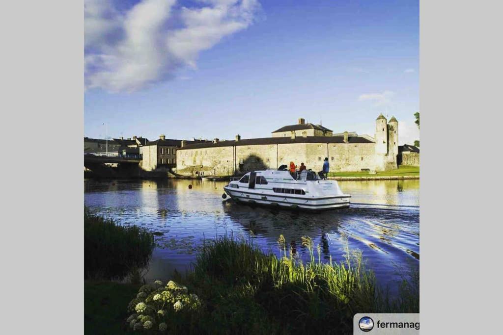 הוילה Swallow Lane, Enniskillen, Co Fermanagh, 5* Chic מראה חיצוני תמונה